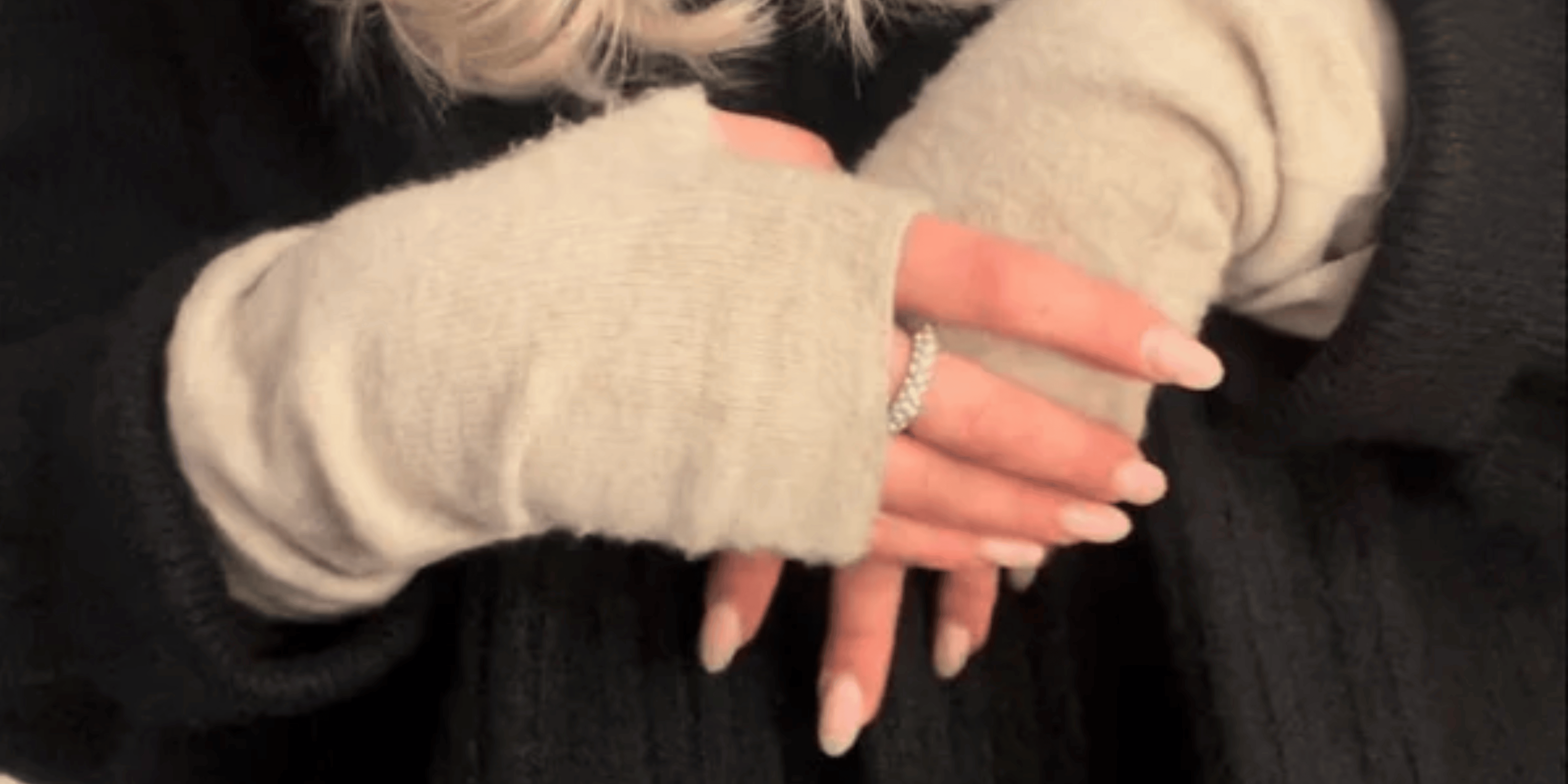 Les mitaines en cachemire : l’accessoire chic et pratique pour cet hiver