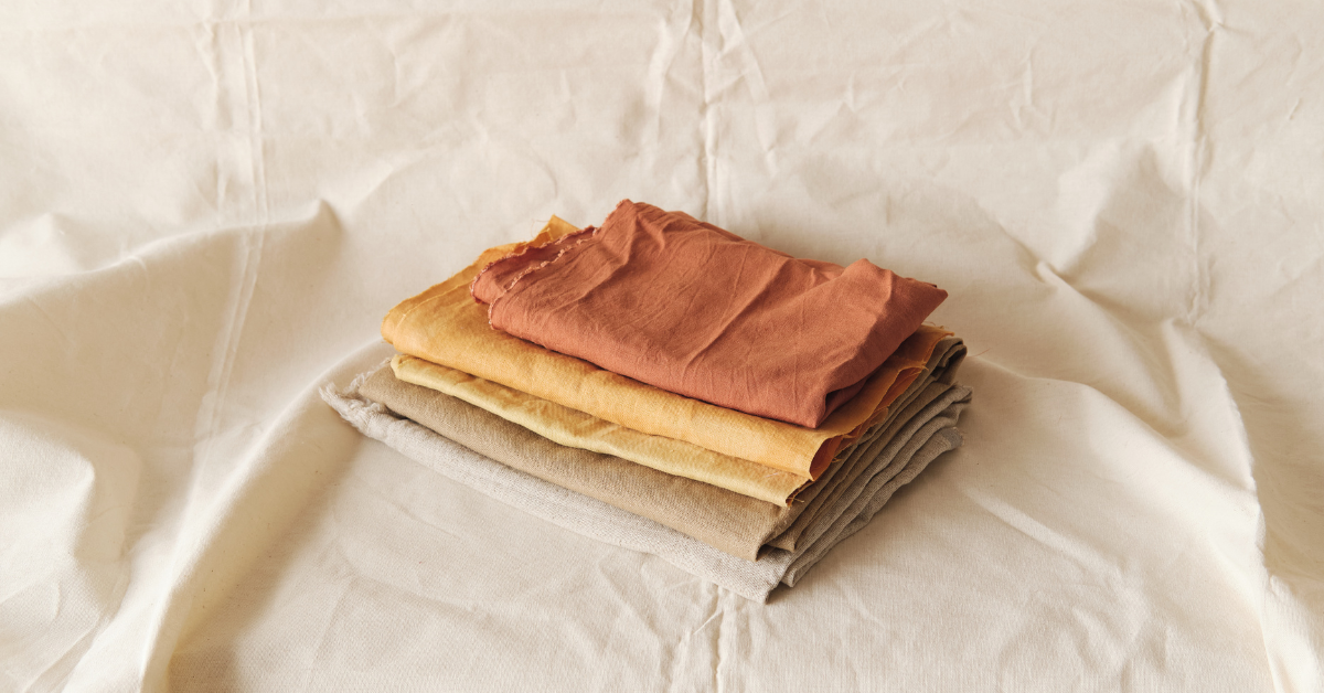 🧺 Comment entretenir ses vêtements en lin pour qu’ils durent ? Laver, sécher et repasser vos pièces en lin sans faux pas