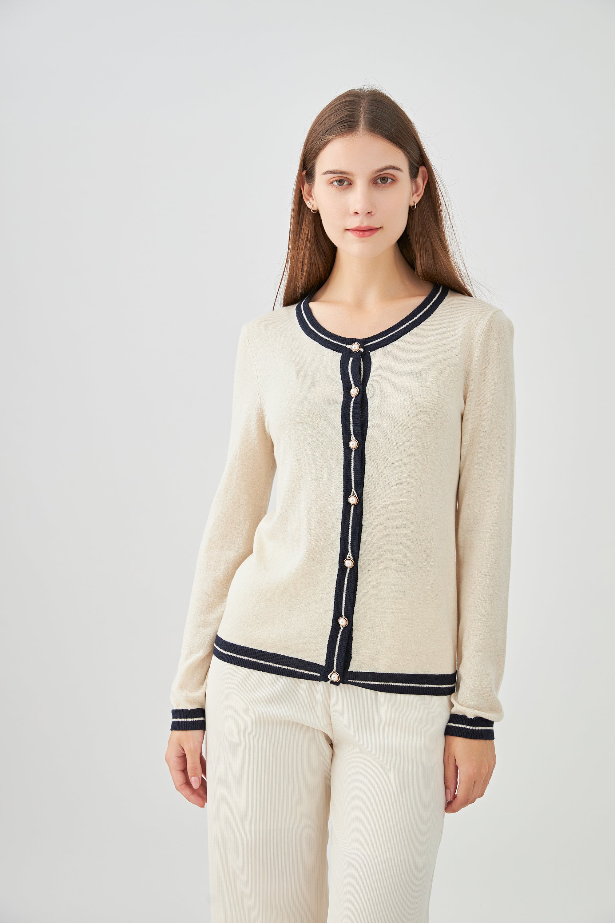 Cardigan bicolore boutons perles en soie et cachemire