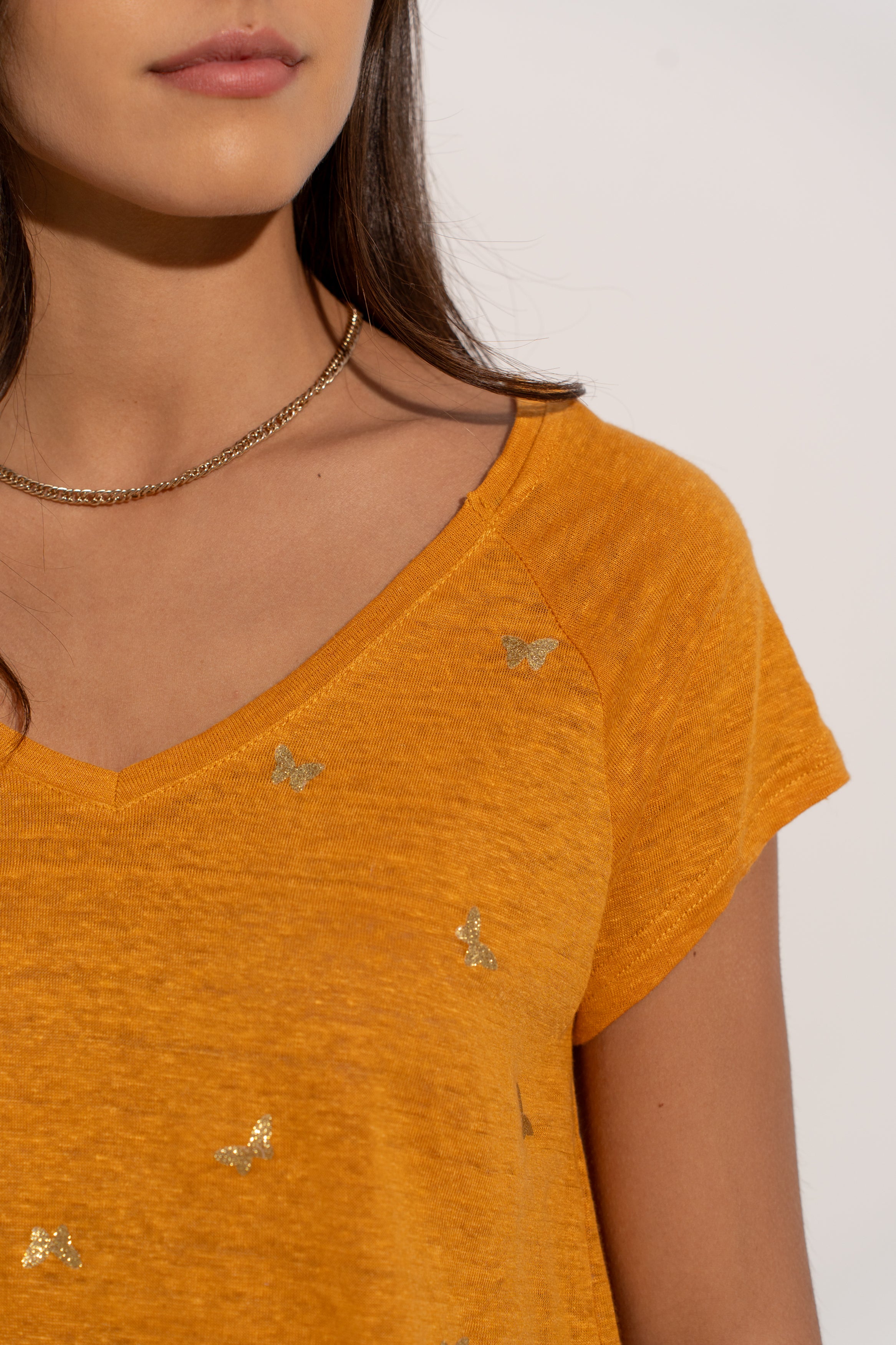T-shirt V lin impression papillons
